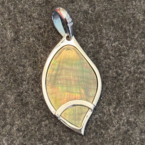 Complete set of 4 seasonal Honora mother-of-pearl pendants - Picture 9 of 11